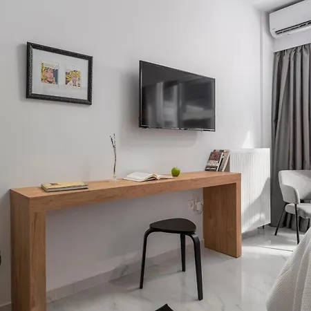 Appartement ιωκα / The Urbitality Project