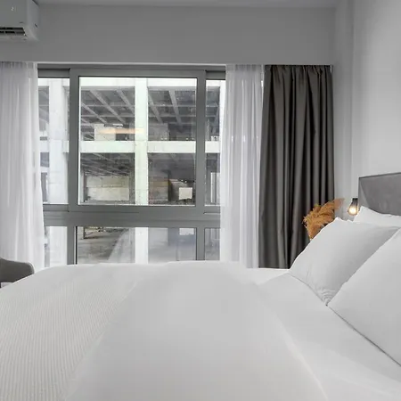 公寓 ιωκα / The Urbitality Project 塞萨洛尼基