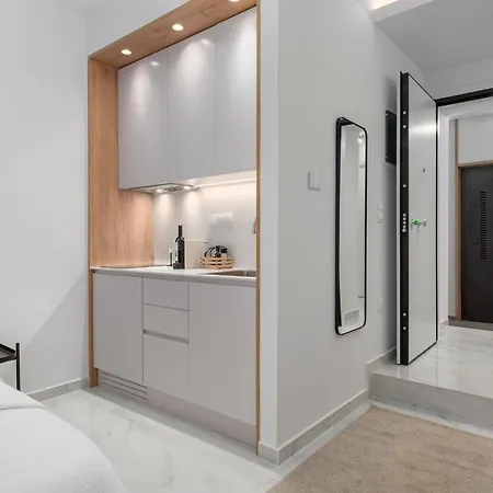 ιωκα / The Urbitality Project Apartment *