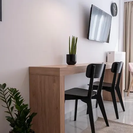 Apartment ιωκα / The Urbitality Project *
